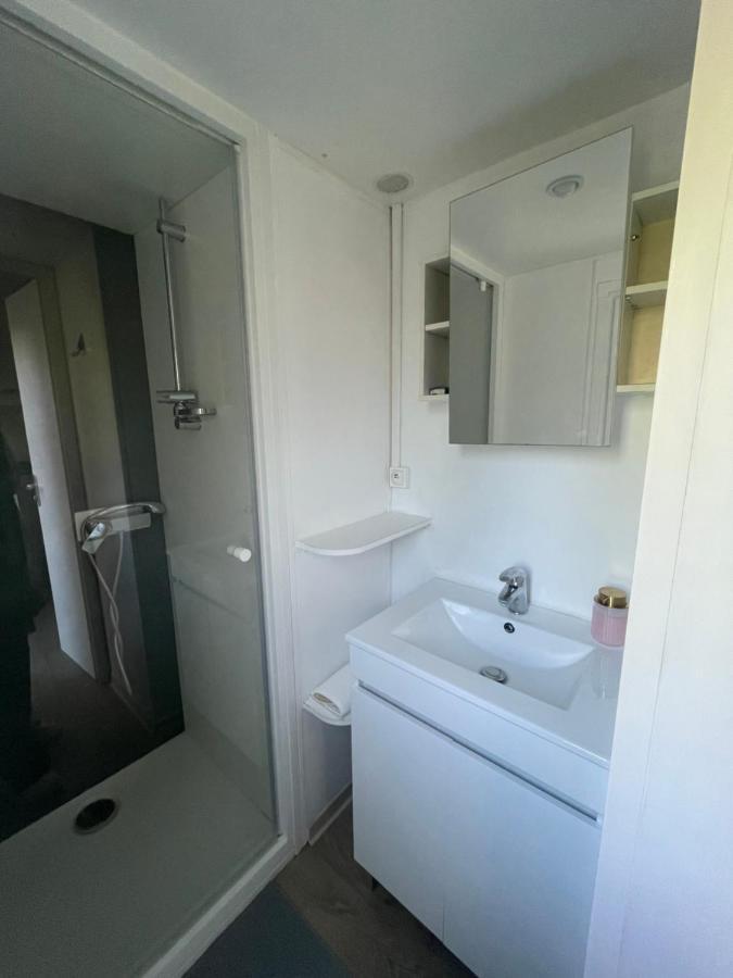 Mobil-Home Au Pied Du Luberon La Roque-d'Antheron Extérieur photo